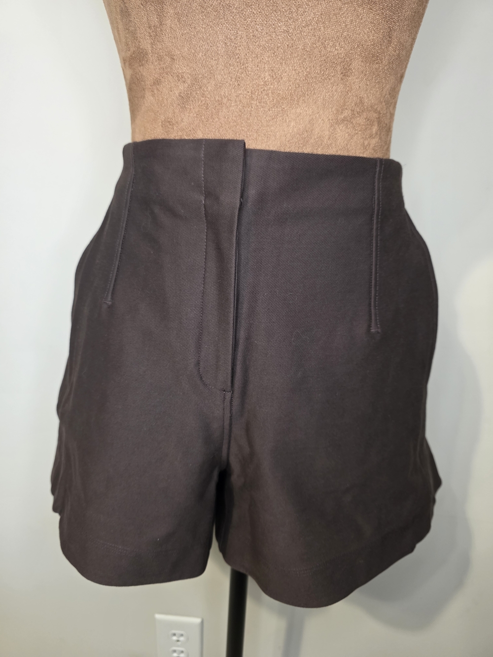 Lululemon High-Rise Tailored Shorts | Espresso Brown Minimal Chic | Size 14 NWOT